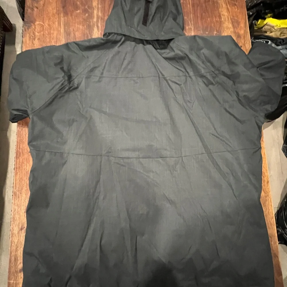 Columbia Men's Raincoat - Picture 4 of 4